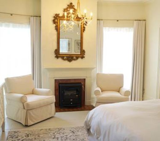 Lakewinds Country Manor