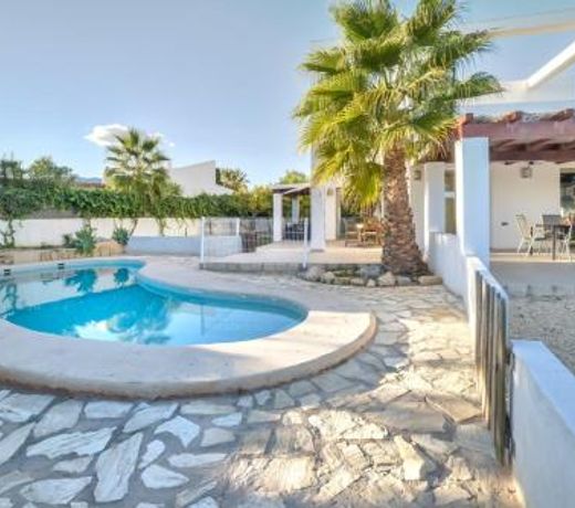 Villa Athos - PlusHolidays