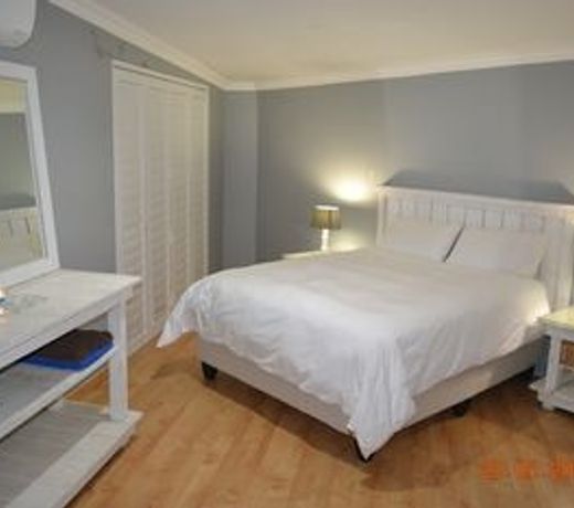 Sky Holiday House