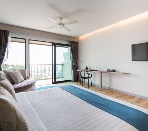 Aonang Cliff Beach Suites and Villas