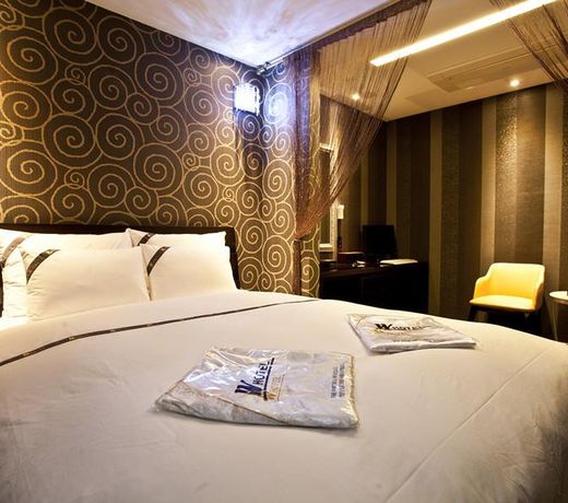 Wolmido W Tourist Hotel