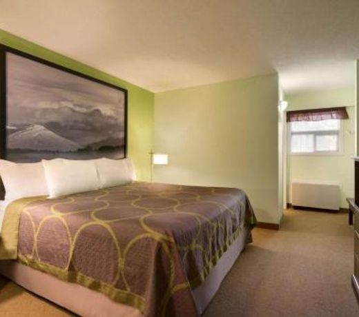Super 8 by Wyndham Prince George