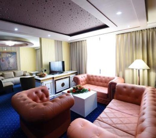 Hotel Holiday