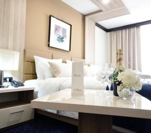 Hotel Holiday