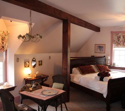 The Colonel's Inn