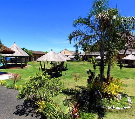 Bodo's Bamboo Bar Resort