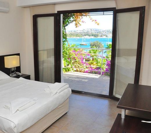 Milpoint Voyage Hotel