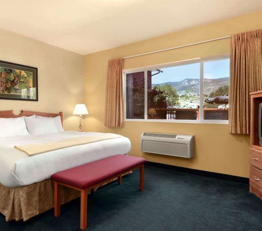 Days Inn by Wyndham Penticton Conference Centre