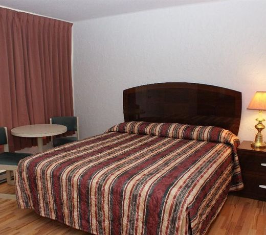 Riverside Motel