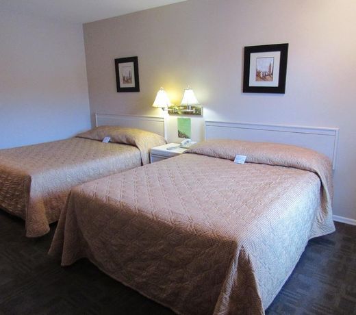 Lakeside Villa Inn and Suites