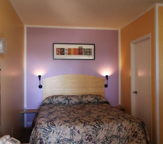 Waterfront Inn
