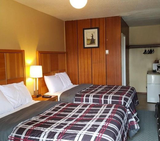 Plaza Motel