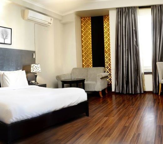 Hans Resorts