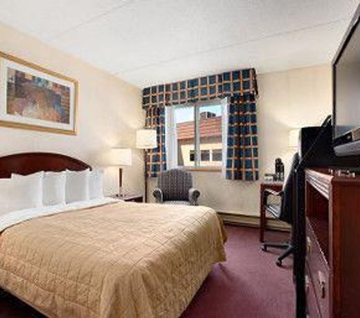 Travelodge by Wyndham Ottawa East