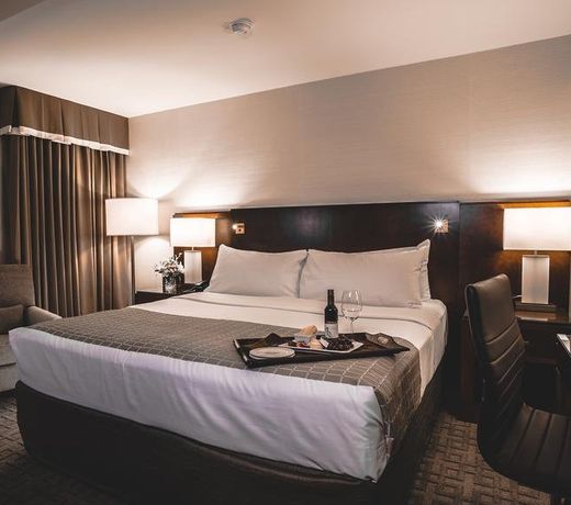 Lord Elgin Hotel