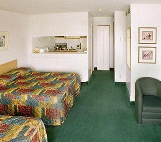 Ottawa Embassy Hotel & Suites
