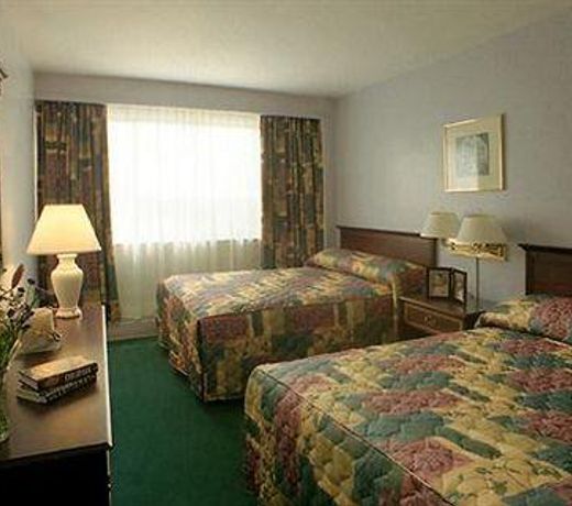 Ottawa Embassy Hotel & Suites