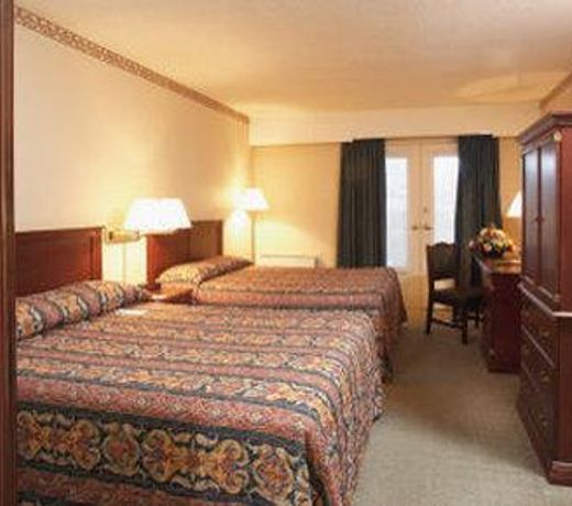 Travelodge by Wyndham Ottawa West