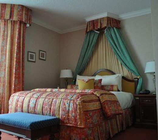 SOUTHWAY HOTEL AND CONFERENCE CENTRE