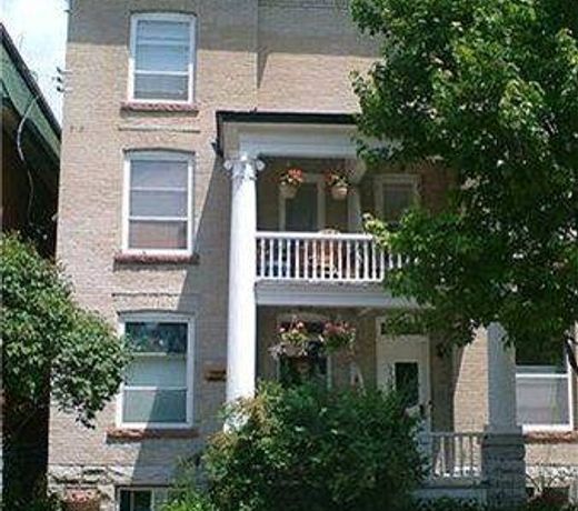 Australis Guest House
