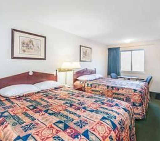 Super 8 by Wyndham 100 Mile House