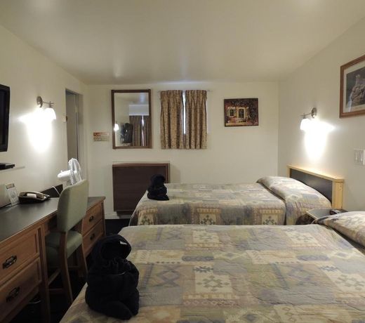 100 Mile Motel & RV Park