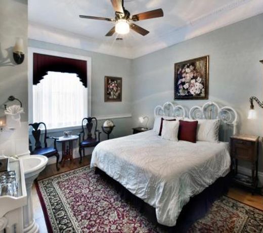 Brockamour Manor Bed and Breakfast