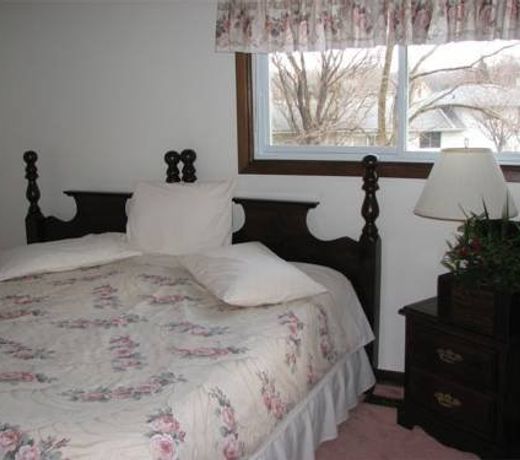 A PILLOW AND TOAST B&B