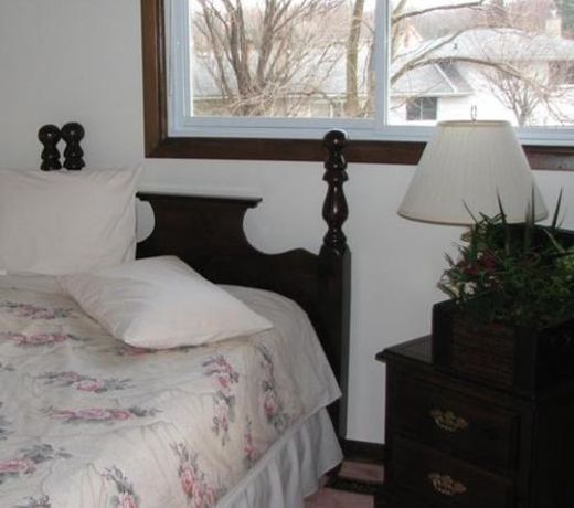 A PILLOW AND TOAST B&B
