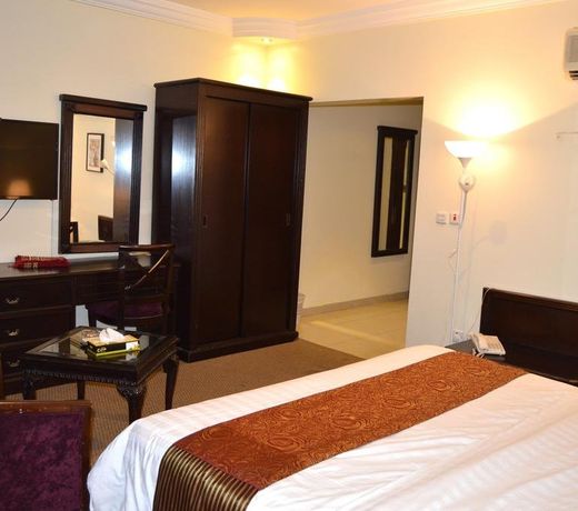 Mira Suites