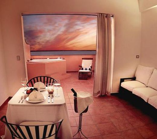 La Posada Hotel & Beach Club