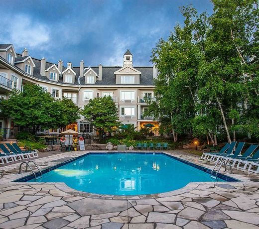 Holiday Inn Express & Suites Tremblant, an IHG Hotel