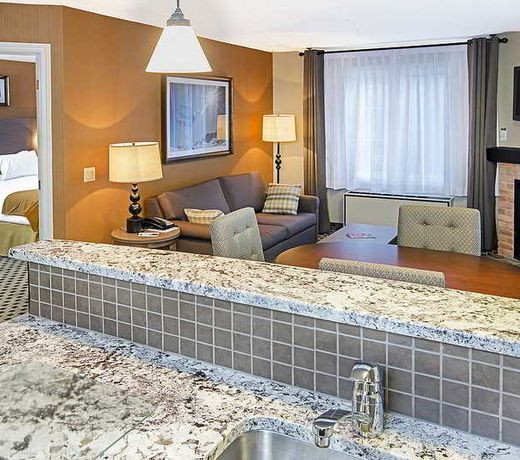 Holiday Inn Express & Suites Tremblant, an IHG Hotel