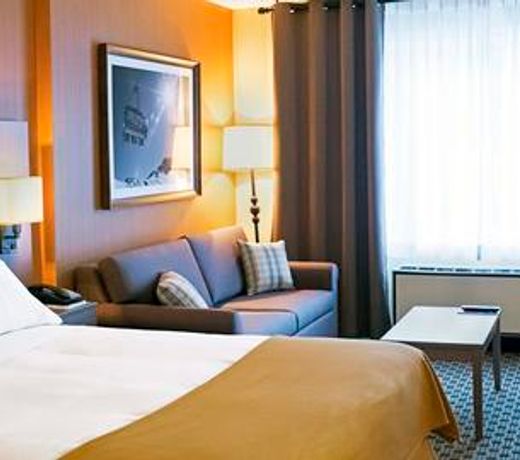 Holiday Inn Express & Suites Tremblant, an IHG Hotel