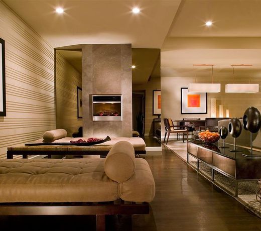 DoubleTree By Hilton Montreal