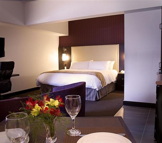 Hotel Ruby Foo's