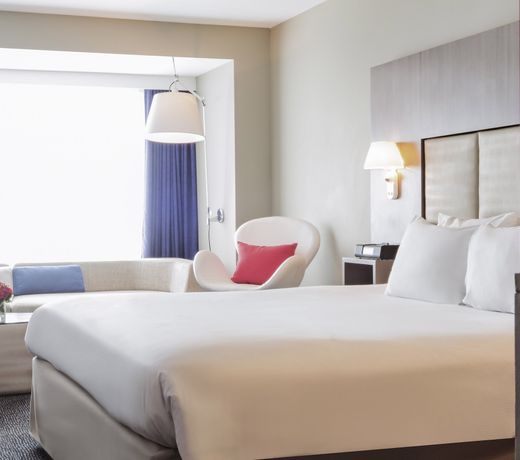 Novotel Montreal Center
