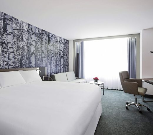 Novotel Montreal Center