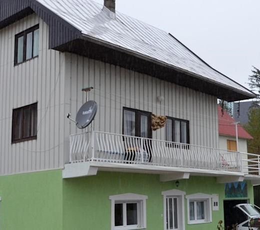 Rooms & Apartment Ljiljana