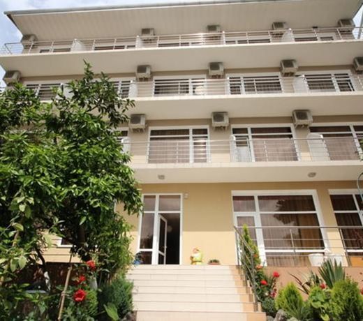 ANZHELIKA ALBATROS GUEST HOUSE