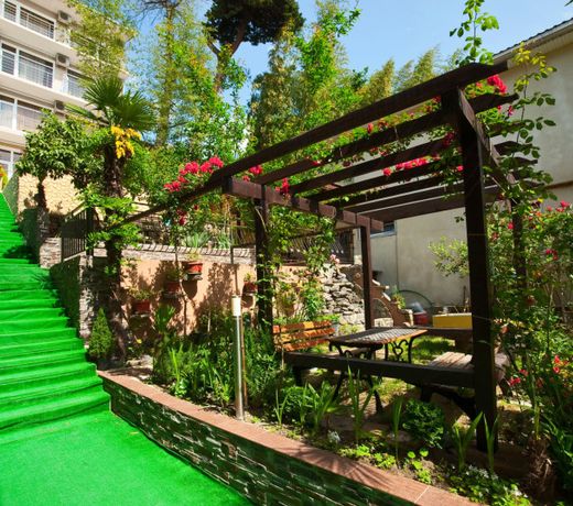 ANZHELIKA ALBATROS GUEST HOUSE