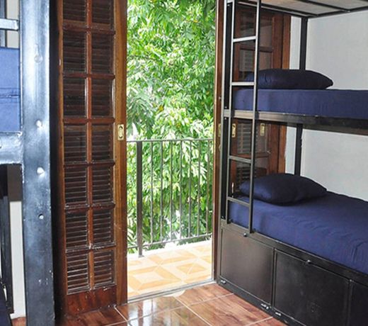 Le House Hostel