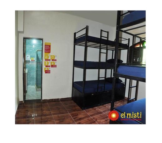 Le House Hostel