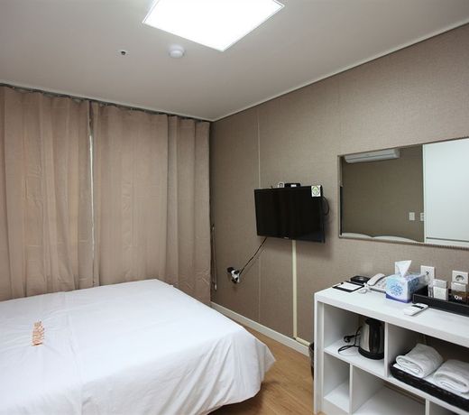 Easy Residence Hotel
