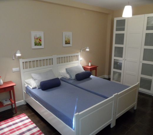 LUJOSAVILLA PISCINA 25 METROS SUIT 60m2 SPA SAUNA