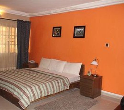 Cristabol Place Hotel