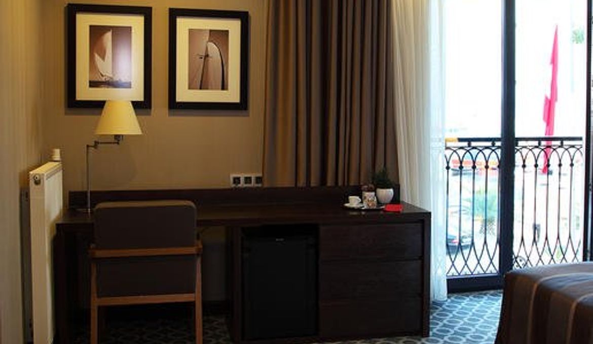 Tuzla Town Hotel