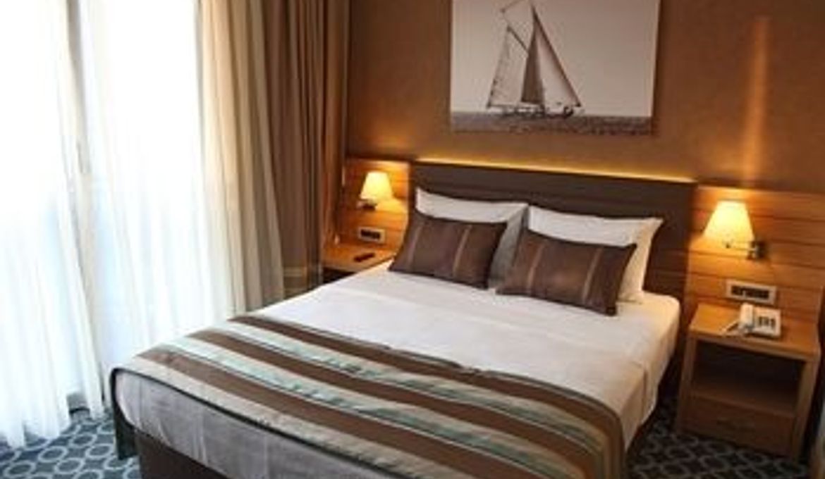 Tuzla Town Hotel