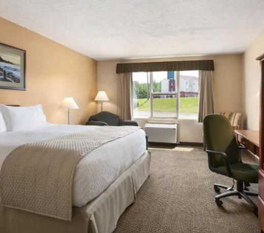 Days Inn & Suites by Wyndham Moncton