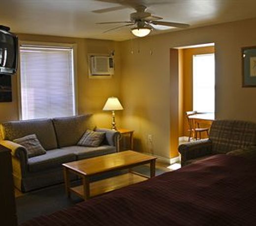 Midtown Motel & Suites